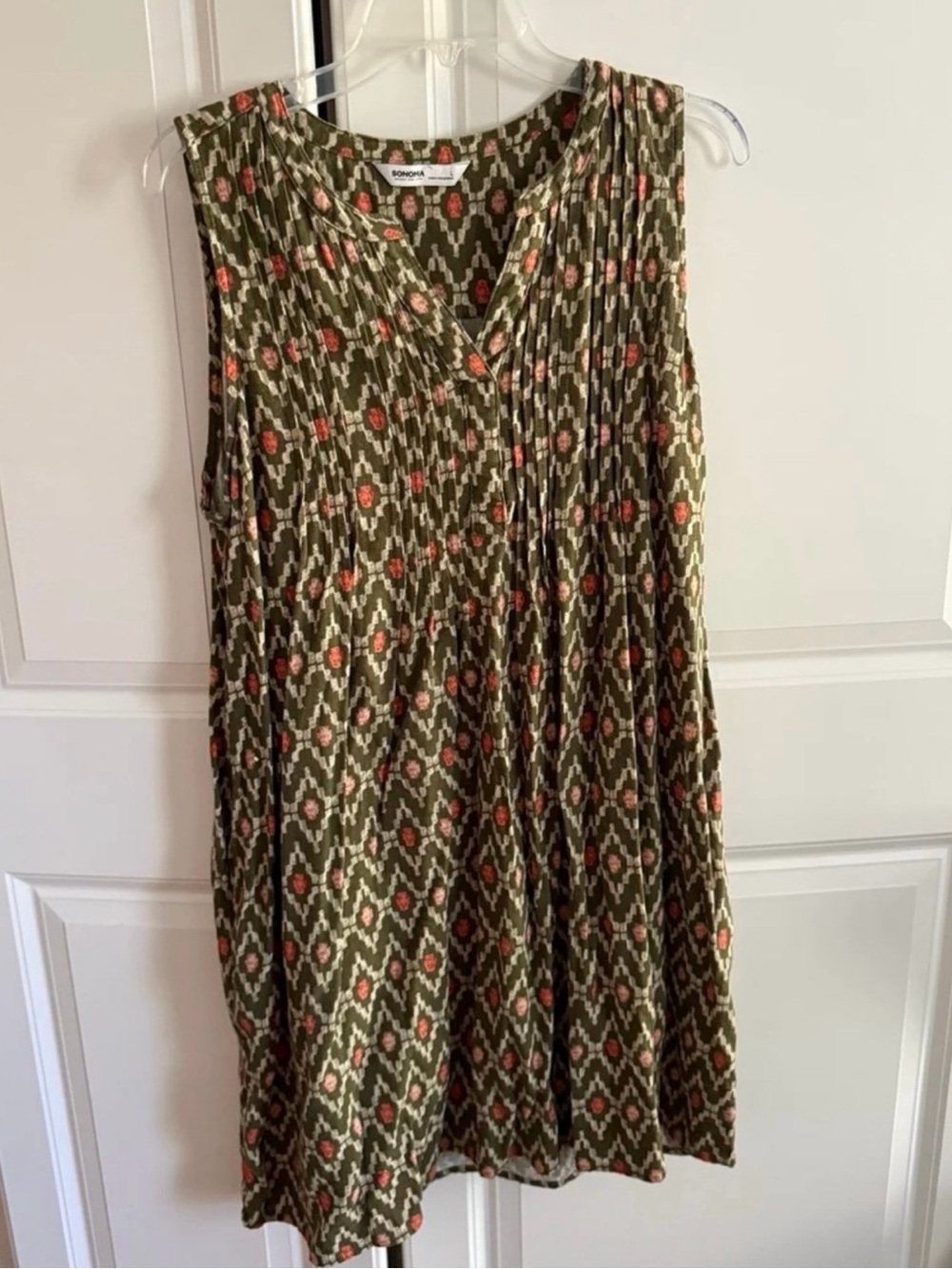 Multi color sleeveless women’s lined flowing comfy dress size large